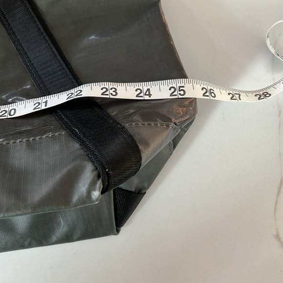 Topshop Large High Shine Weekend Bag - Picture 4 of 10